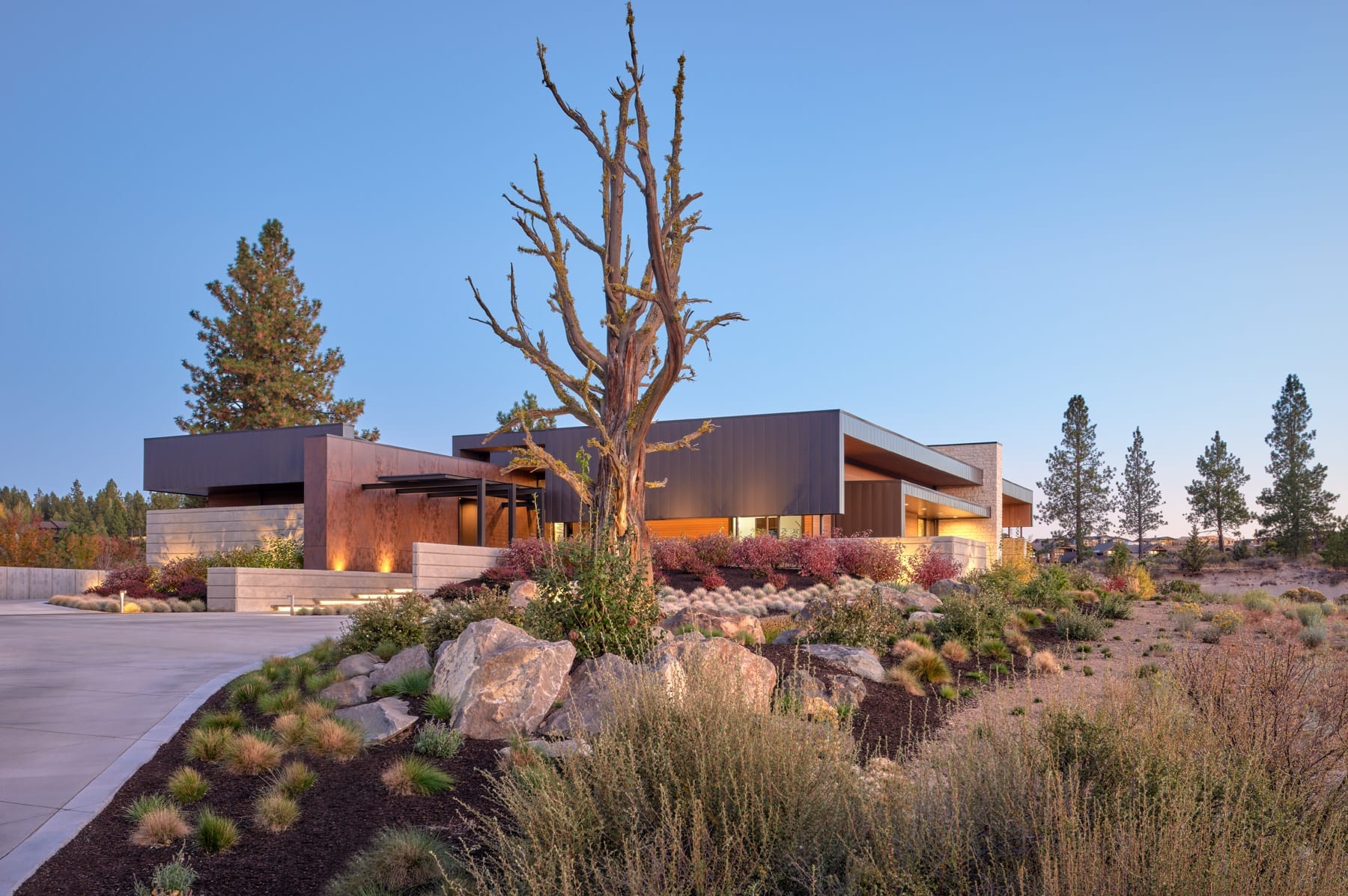 Tetherow home design and style in Bend, Oregon