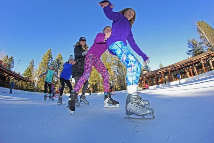 Outdoors_Ice-Skating_Seventh-Mountain-Resort_002