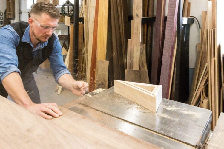 Justin Nelson with Fernweh Woodworking_Photo-by-Eric_Lindstrom_Central-Oregon