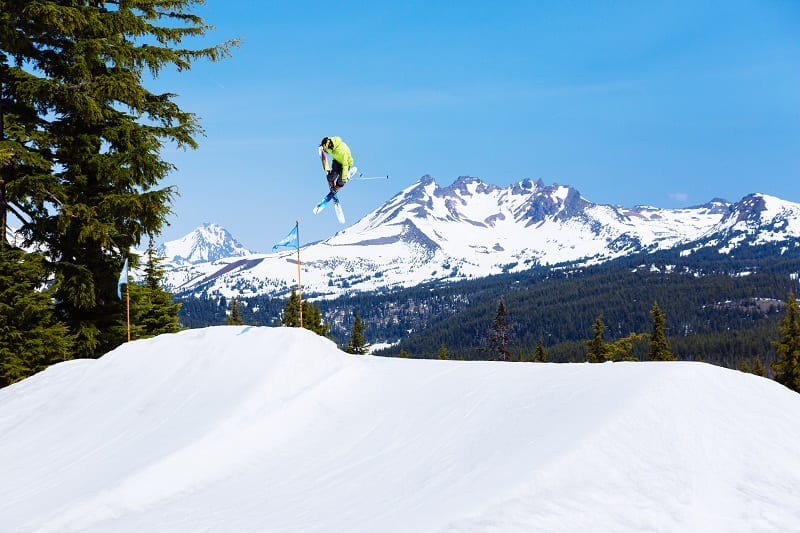 Ari DeLashmutt - Ari in the Air- Central Oregon Adventures - Multi Sport - Ski - mountain bike - hang gliding - pine mountain - mt bachelor - photo by Ryan Cleary