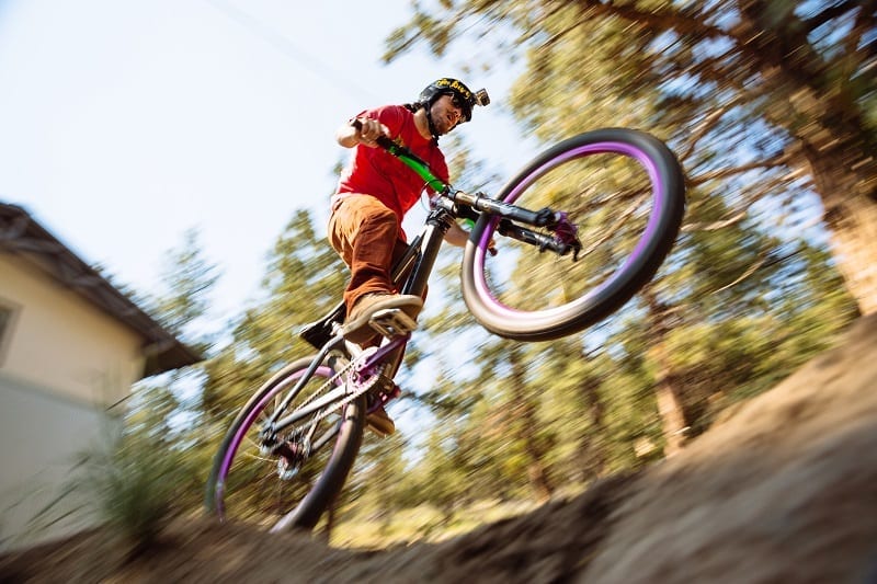 Ari DeLashmutt - Ari in the Air- Central Oregon Adventures - Multi Sport - Ski - mountain bike - paragliding - pine mountain - mt bachelor - photo by Ryan Cleary