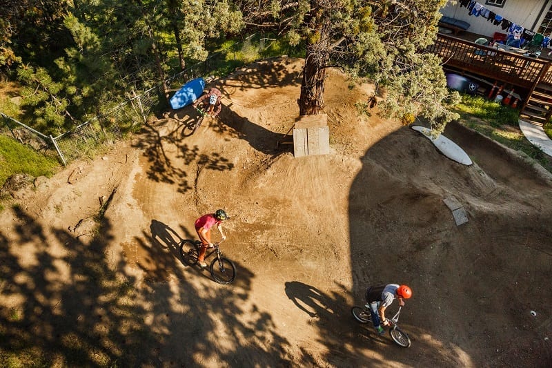 Ari DeLashmutt - Ari in the Air- Central Oregon Adventures - Multi Sport - Ski - mountain bike - paragliding - pine mountain - mt bachelor - photo by Ryan Cleary