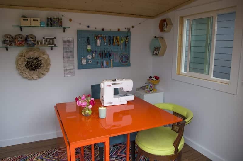 Inside a stylish she shed in Bend, Oregon.