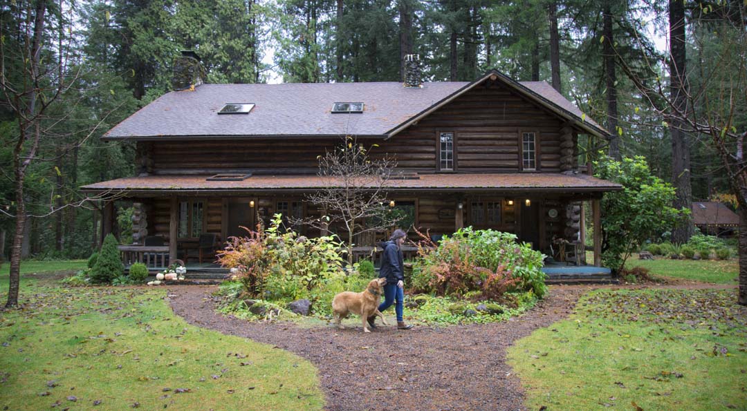 Loloma Lodge on McKenzie River in Oregon