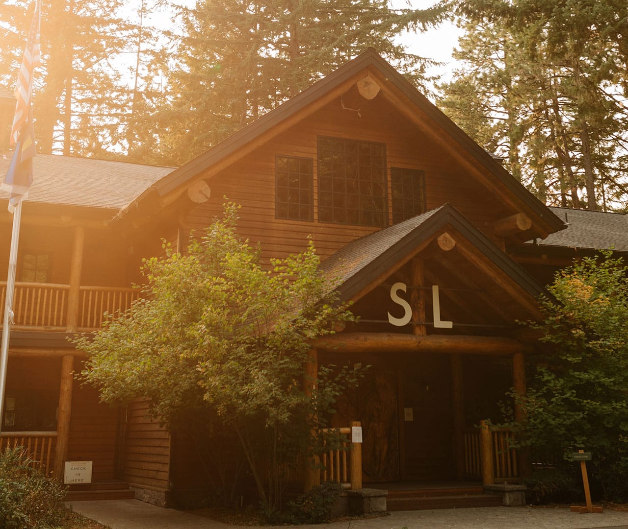 Suttle Lodge at Suttle Lake