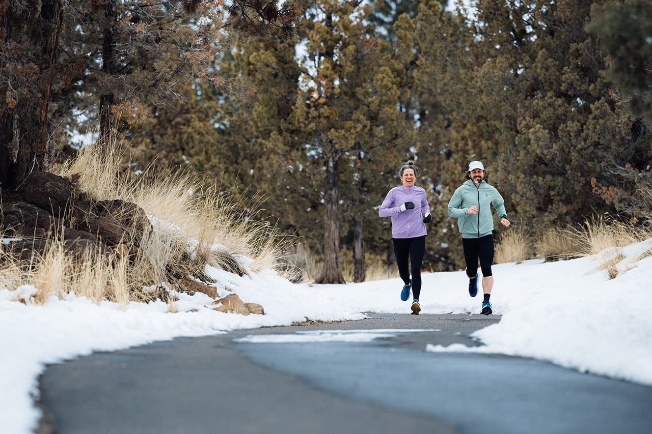 Colton Gale running on trail in Bend Oregon