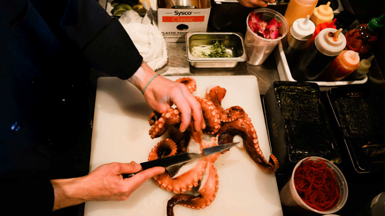 Making calamari at CHI Chinese Restaurant
