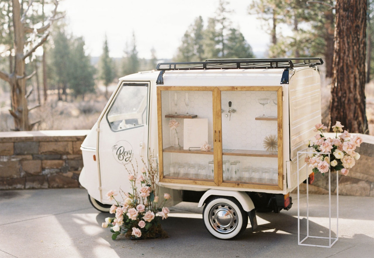 Mobile drink cart