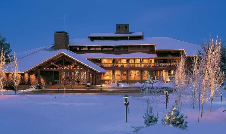 Sunriver Resort Lodge in snow
