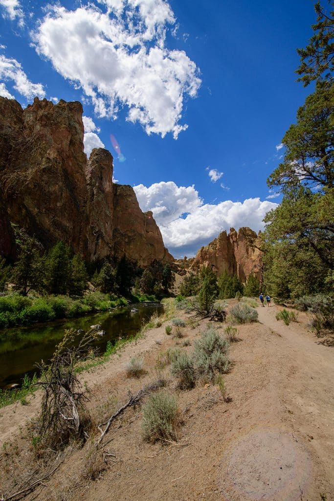 A couple hike Smith Rock lower trails