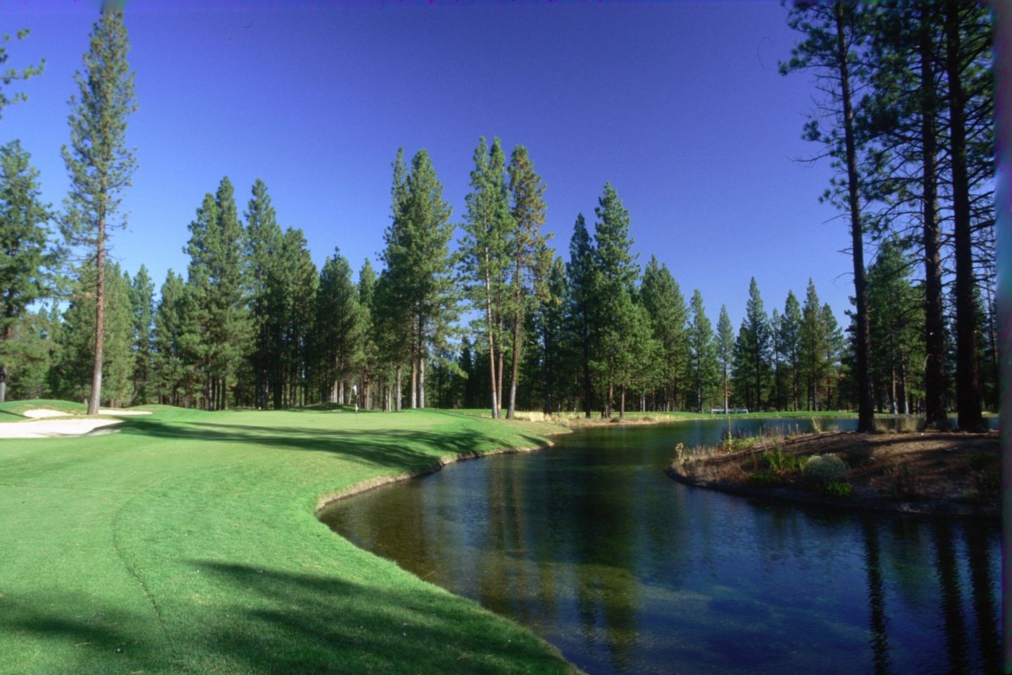 Widgi Creek Golf Course by the river in Bend Oregon
