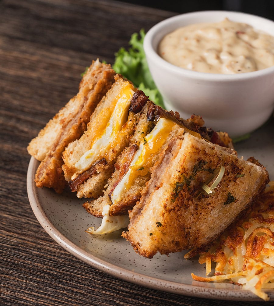 Sandwich with clam chowder at Brand 44Handmade donuts, Brand 44° Restaurant in Terrebonne