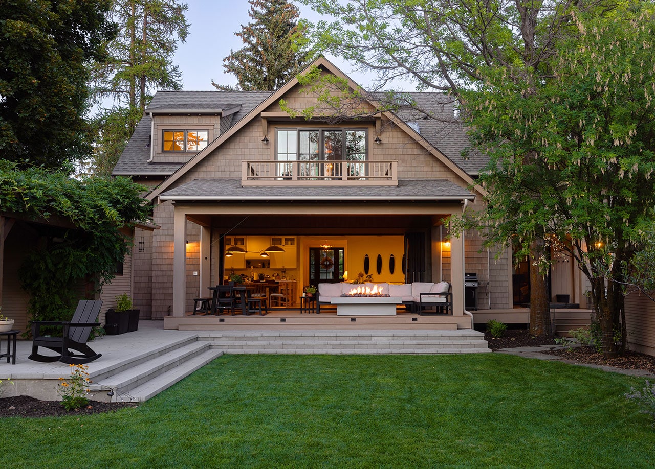 Exterior patio of Deschutes river home