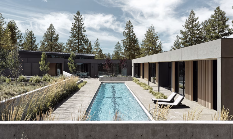 A Bend Home That Balances Privacy, Light and Mountain Living