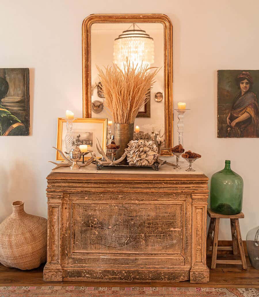 Hutch with decor all collectibles Mimmo Rosati