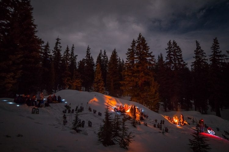 bend oregon new year's eve parties bonfire on the snow wanderlust tours