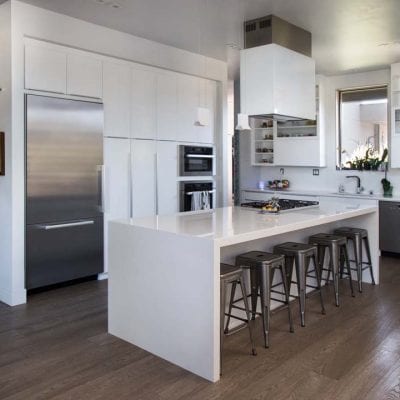This All-White Kitchen Masters Clean and Sleek Style